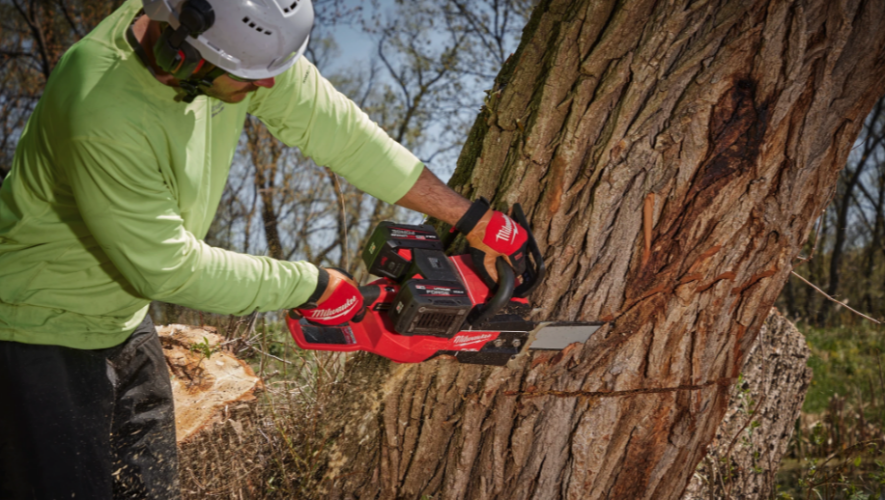 Milwaukee M18 Fuel Dual Battery 20-Inch Chainsaw